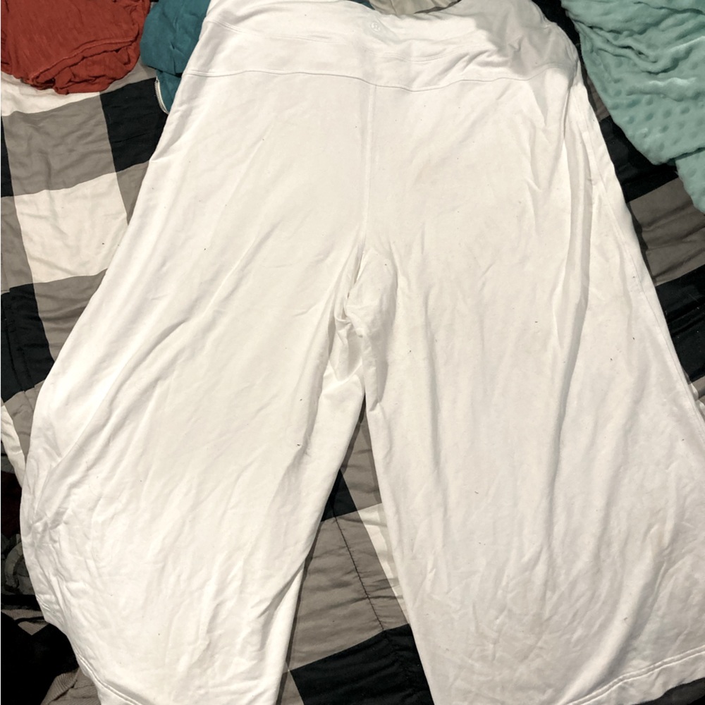 Wide leg capri length yoga pants!